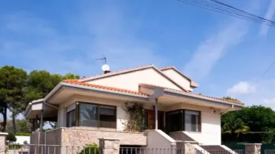 Chalet on Carrer del Garbí photo 2