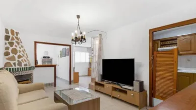 Chalet on Arquitecto Larramendi Street photo 11