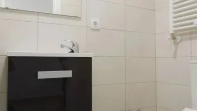 Habitación en alquiler en Calle de Bilbao, cerca de Calle del Capitán Méndez Vigo, Santo Tomás-Universidad (Ávila Capital) de 380 €<span>/mes</span>