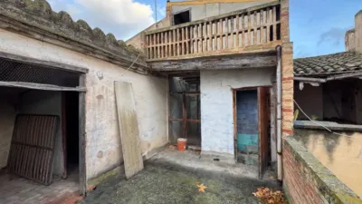 Rustic house in Plaça dels Arbres photo 5