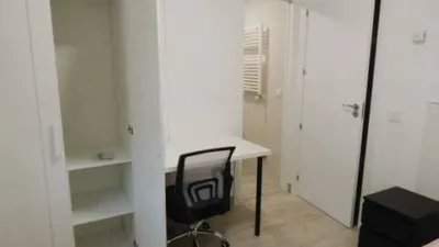 Habitación en alquiler en Calle de Bilbao, cerca de Calle del Capitán Méndez Vigo, Santo Tomás-Universidad (Ávila Capital) de 380 €<span>/mes</span>