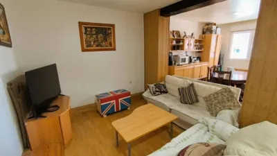 Chalet for Sale in Venta de Baños photo 3