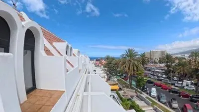 Apartment on Avenida Santiago Puig photo 8