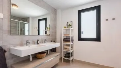 Apartment on Calle República Checa photo 17