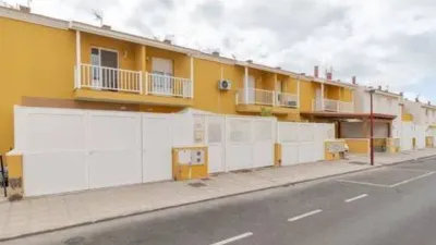 Terraced house on La Estera Street photo 10