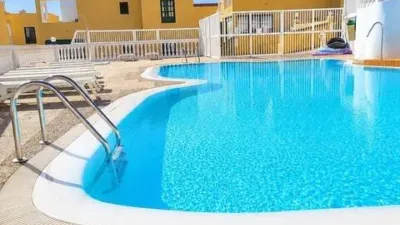 Piso en alquiler en Calle Avenida Central Nn, Antigua de 1.200 €<span>/mes</span>