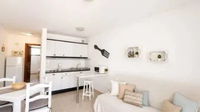 Apartment in Calle Malagueña, No Number photo 2