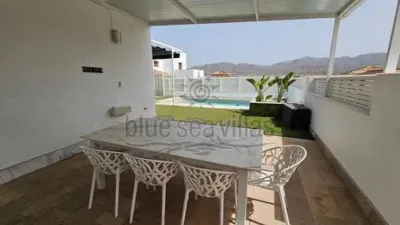 Chalet on Avenida de la Libertad photo 8
