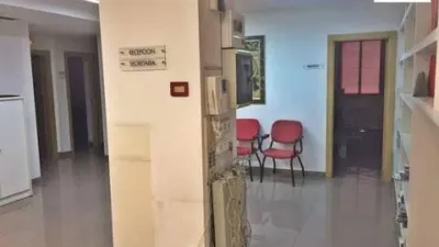 Flat on Rambla de Mendez Nunez Street photo 3