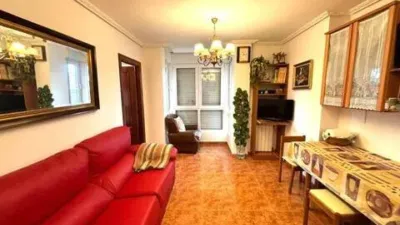 Apartment on Avenida de Santos Mártires photo 5