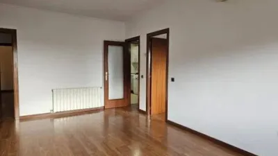 Flat in Esparreguera photo 2