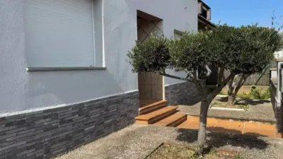 Chalet in Porqueres photo 2