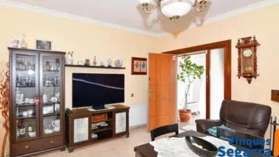 Chalet on Carrer de Joaquim Mir photo 11