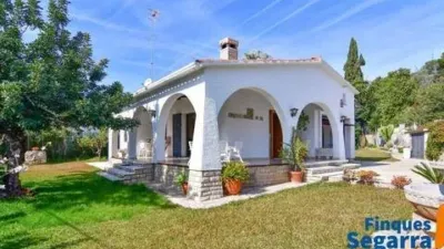 Chalet on Carrer de Joaquim Mir photo 4
