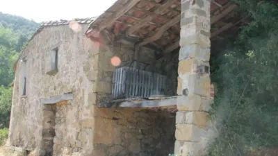 Rustic house in Sant Feliu de Pallerols photo 2