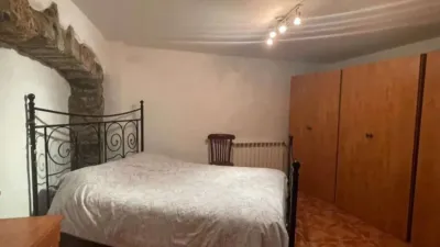 Rustic house in Castellfollit de la Roca photo 6