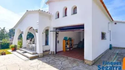 Chalet on Carrer de Joaquim Mir photo 5