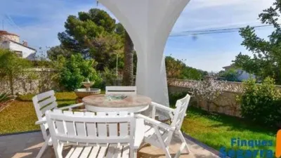 Chalet on Carrer de Joaquim Mir photo 2