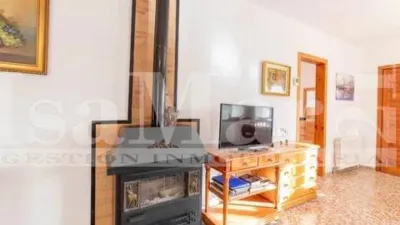 Chalet on Carrer de Bellvei photo 3