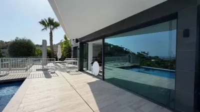 Chalet in La Fustera photo 3