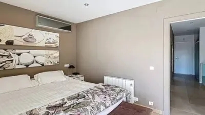 Chalet on Carrer del Llobregat photo 25