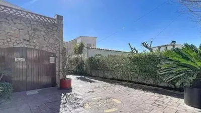 Chalet on Carrer del Llobregat photo 42