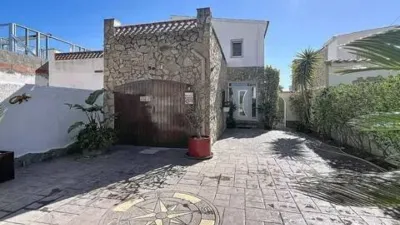 Chalet on Carrer del Llobregat photo 44