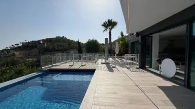 Chalet in La Fustera photo 4