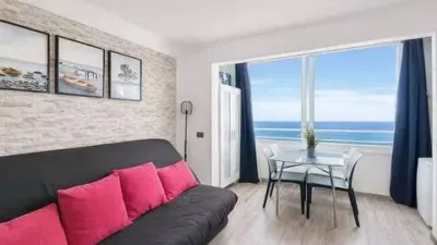Apartment in Passatge Muga Delta photo 5