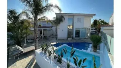Chalet on Carrer Falconera photo 14