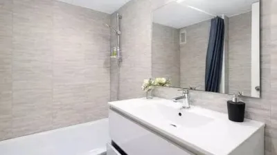 Apartment in Passatge Muga Delta photo 8
