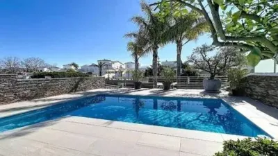 Chalet on Carrer del Llobregat photo 4