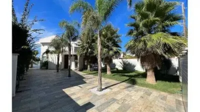 Chalet on Carrer Falconera photo 3