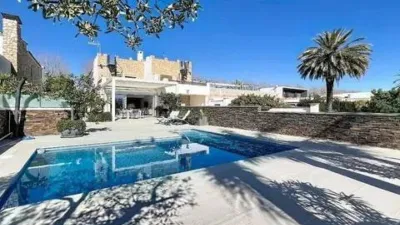 Chalet on Carrer del Llobregat photo 5