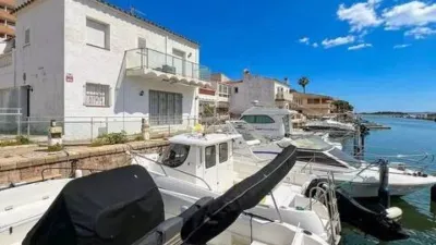 Chalet on Avinguda de la Bocana photo 4