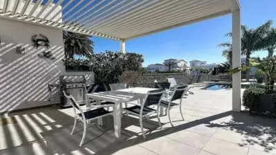 Chalet on Carrer del Llobregat photo 8