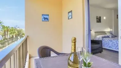 Apartment on Avenida Santiago Puig photo 2