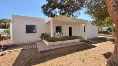 Chalet on Calle del Ancla photo 5