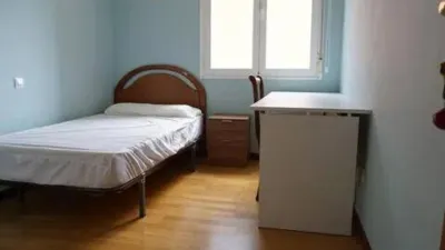 Habitación en alquiler en Calle Agustín Rodríguez Sahagún, Santo Tomás-Universidad (Ávila Capital) de 310 €<span>/mes</span>