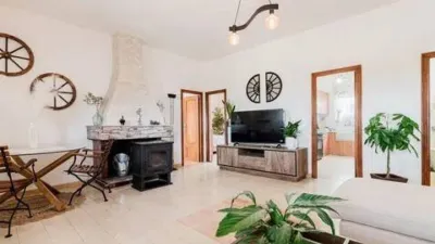 Chalet on Covatillas Street, 33 Rs photo 4