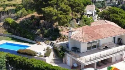 Chalet on Ronda del Poblat Ibèric photo 2