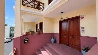 Chalet on San Vicente Street photo 3