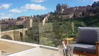 Casa adosada en alquiler en Carretera de Piedrabuena, Los Cigarrales-Montesión (Toledo Capital) de 1.800 €<span>/mes</span>