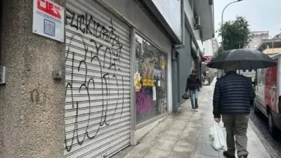 Local comercial en alquiler en Santiago de Compostela - Vista 2