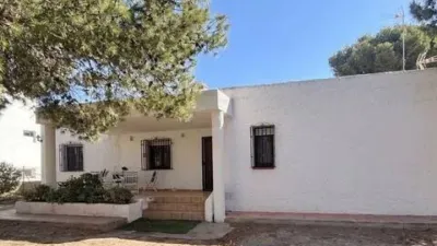 Chalet on Calle del Ancla photo 11