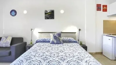 Apartment on Avenida Santiago Puig photo 4