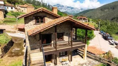 Chalet in Poblado de Cabariezo photo 3