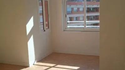 Apartment in Plaça de Ponent photo 3