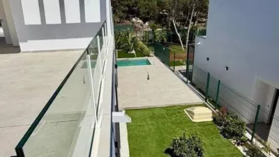 Chalet in Golf Bahía Urbanization photo 7
