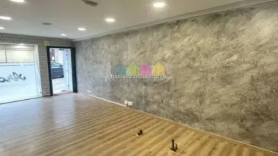 Local comercial en alquiler en Centro - Vista 2
